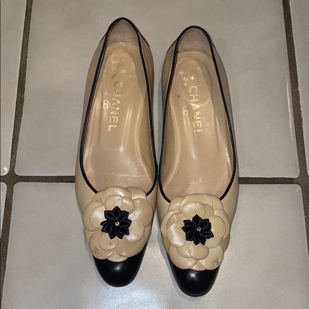 Authentic CHANEL Flats with Flower Detail